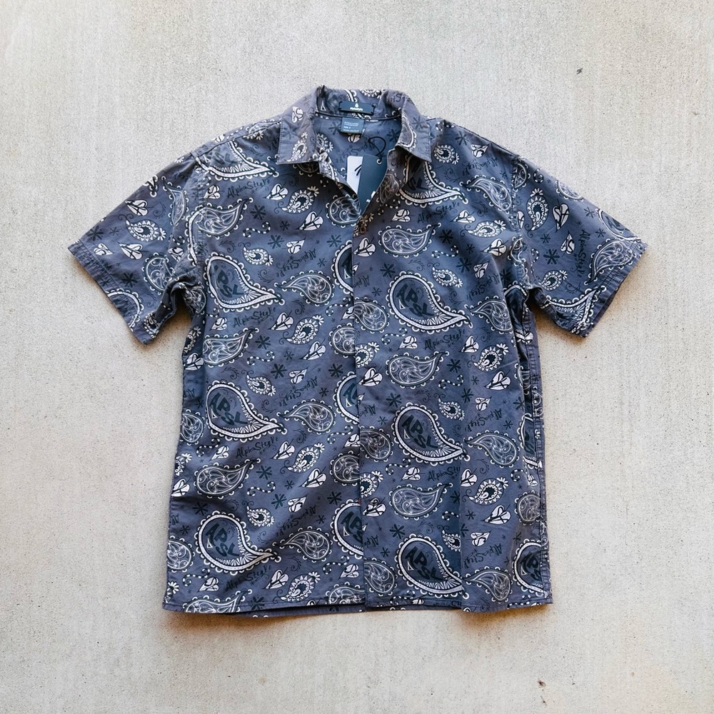 Alphastyle Hawaiian Shirt Men Size Small Oversized Paisley All Over Print